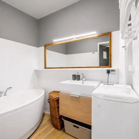 شقة Stylish I Quiet Area I Beautiful View I Fully Equipped Kitchen - Thermomix & Coffee Machine *