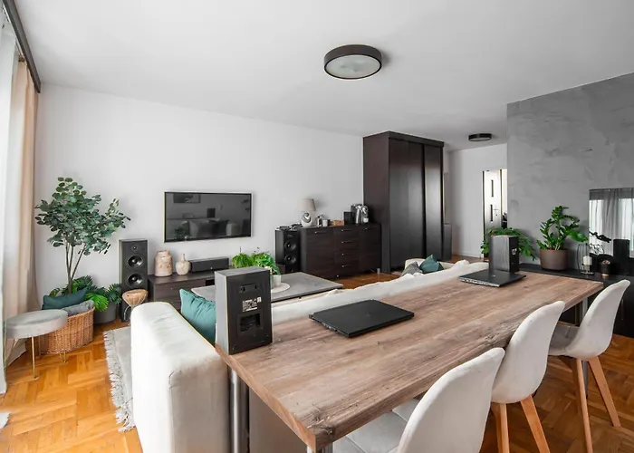 Private Nest With Gren Park View With Carpark * Gdańsk